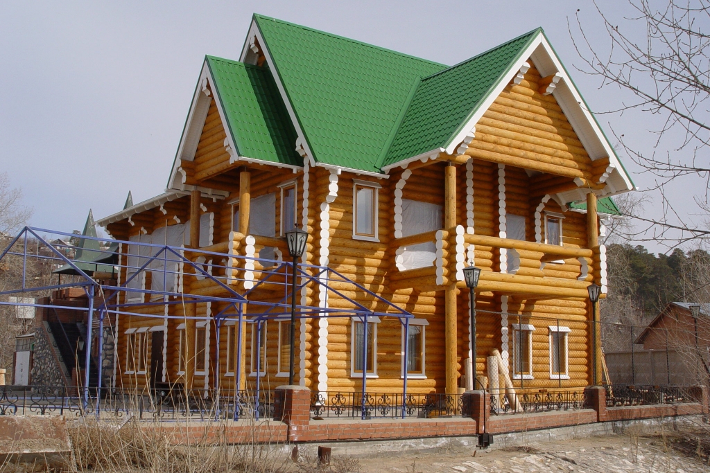 Деревянный дом из оцилиндрованного бревна в Тольятти